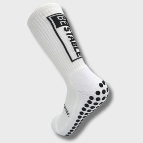 BeStable Gripsocks, rutschfeste Performance-Socken für Fußball und andere Sportarten, entwickelt für optimalen Halt und Stabilität auf dem Spielfeld. Hergestellt aus atmungsaktiven und hochwertigen Materialien für maximalen Komfort und perfekte Passform. Die Anti-Rutsch-Technologie sorgt für sicheren Stand und verbessert die Bewegungsperformance. Ideal für Kinder und Erwachsene, geeignet für Training und Wettkämpfe. Die BeStable Gripsocks sind langlebig, stylish und in verschiedenen Farben erhältlich