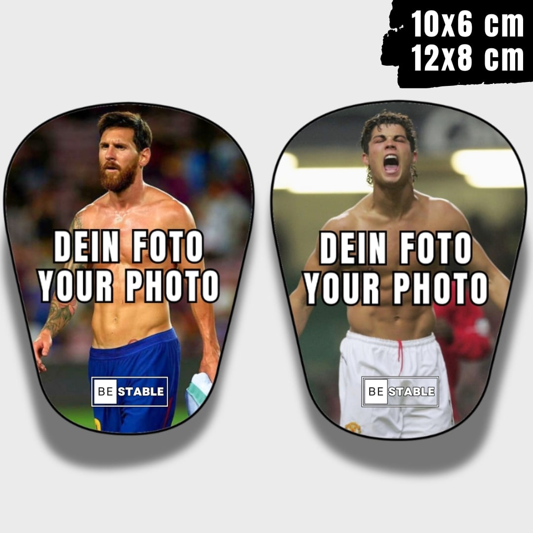 Mini-Schienbeinschoner personalisiert und hochwertig bedruckt – personalisierte Mini Schienbeinschoner mit eigenem Foto oder Wunschbild – Mini Schienbeinschoner mit Foto, ideal als Geschenk für Fußballfans oder Nachwuchskicker – Mini Schienbeinschoner mit Bild vom Lieblingsspieler oder Vereinslogo – Mini Schienbeinschoner individuell gestaltbar mit Namen, Farben und Designs – Fußball Schienbeinschoner personalisiert für Kinder, Jugendliche oder als Fanartikel – kleine Schienbeinschoner mit Wunschmotiv 
